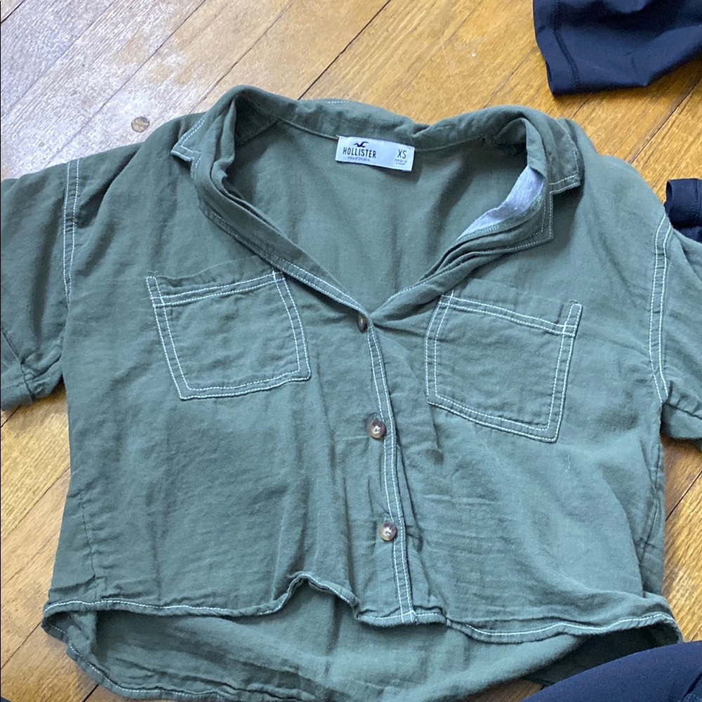 Hollister Green Button-Up cropped Shirt